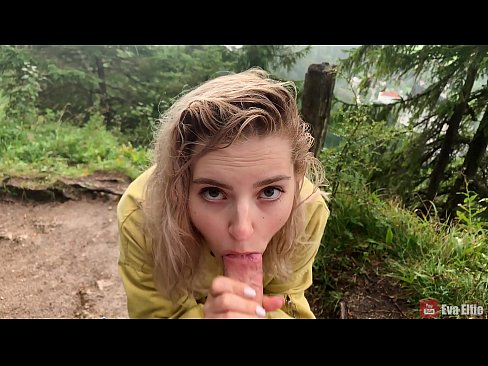 ❤️ Gadis swallows cum sanggeus blowjob umum - Eva Elfi Poro anal di urang